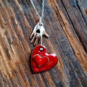 Necklace Heart with Hand (MS049)